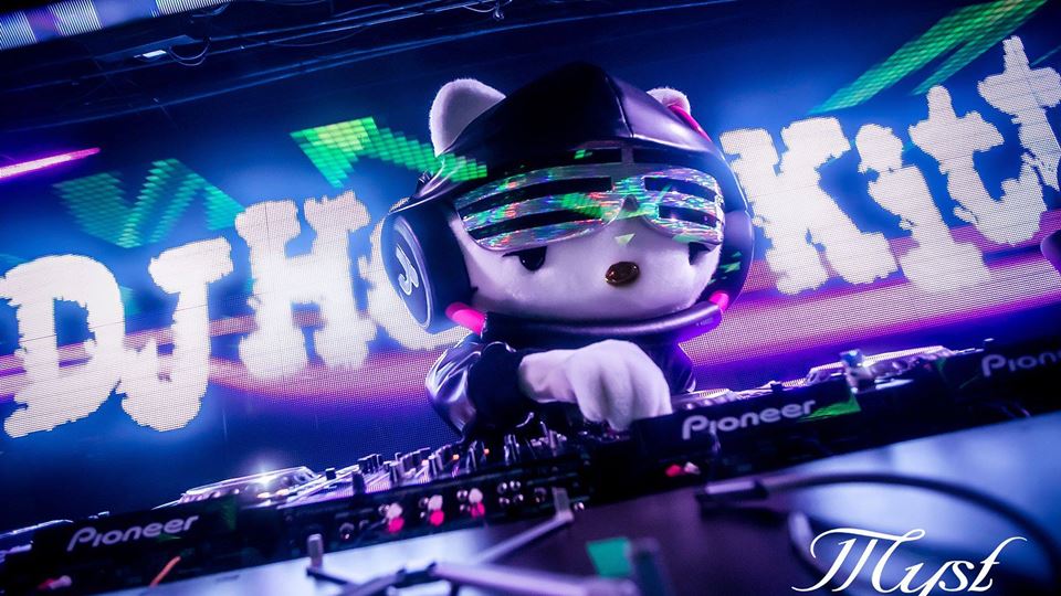 Esta não sabias: DJ Hello Kitt...