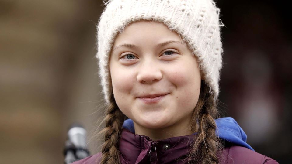 Greta Thunberg doa metade do p...