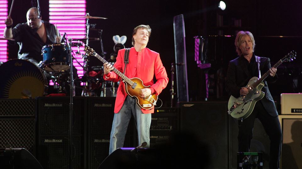 Abe Laboriel Jr, Paul McCartney e Brian Ray no Rock in Rio Lisboa 2004