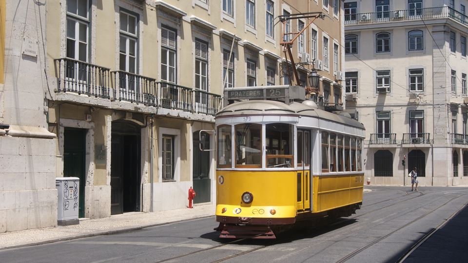 Trams_de_Lisbonne_(Portugal)_(4776132093)